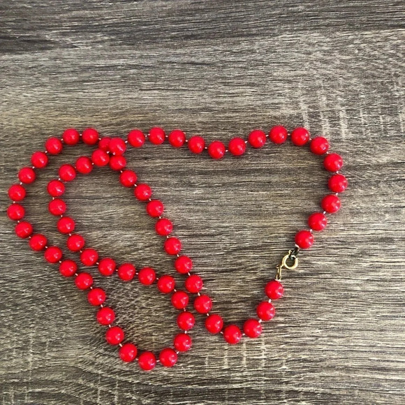 Vtg Cherry Red Beaded Necklace - Picture 2 of 6
